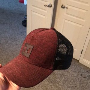 Maroon snap back underarmour dad/trucker hat